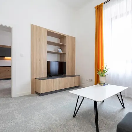 Apartment Alure Residences 8 & With Private Parking Centre - Square Banska Bystrica