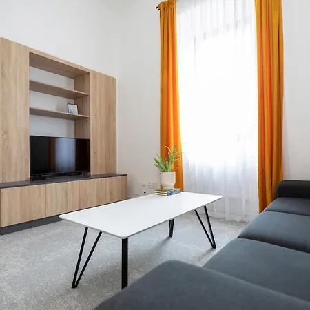 Apartment Alure Residences 8 & With Private Parking Centre - Square *
